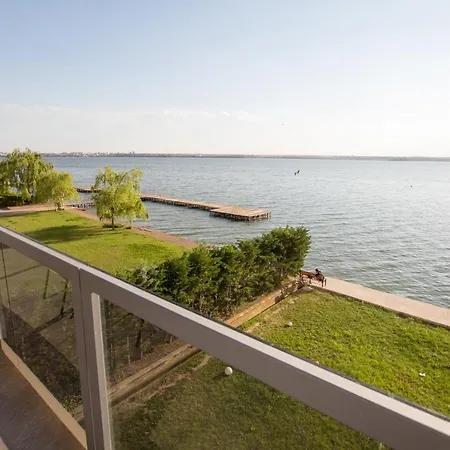 Apartment Blue By The Lake