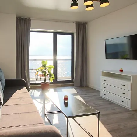 Blue By The Lake Apartment